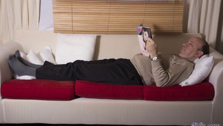 [Oldje] - Petite Woman from Mars Gives Handjob