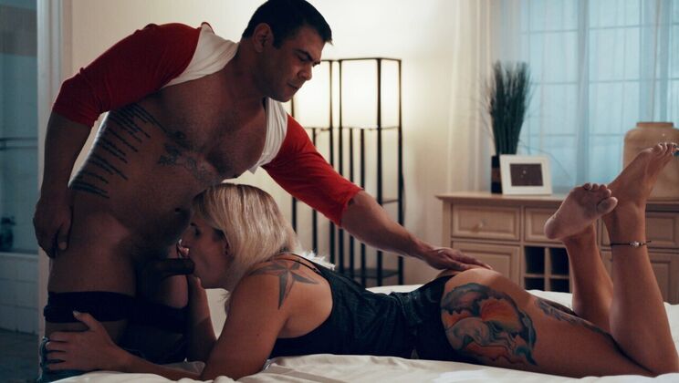 [TransSensual] - Draven Navarro Takes Blonde Summer Rayne from Behind - Draven Navarro - Summer Rayne