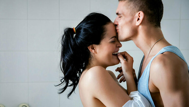 [SexArt] - Shaved Hungarian Hottie - Dolly Diore - Maxmilian Dior