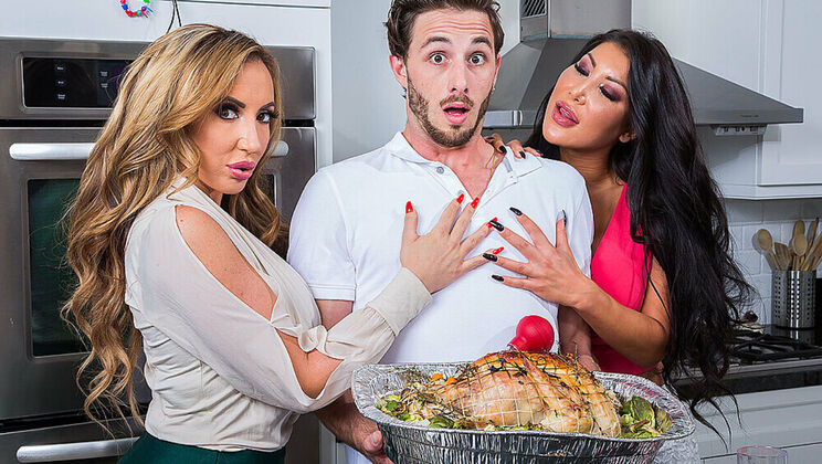 [MyFriend'sHotMom] - August Taylor And Richelle Ryan Enjoy A FFM Threesome