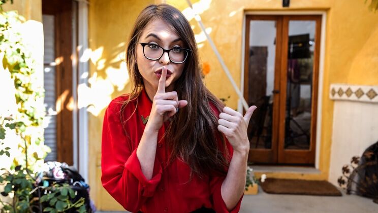 [PropertySex] - Riley Reid Goes Undercover