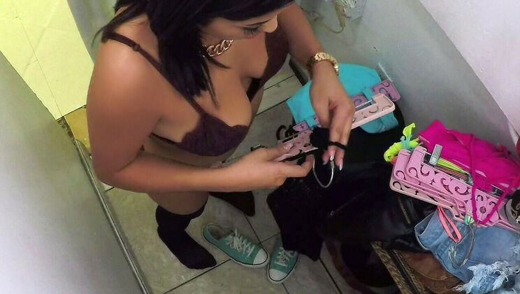 Shoplifter Gets A Hot Offer