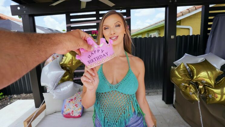 [IKnowThatGirl] - Party Savers: Layna's Night - jmac - Layna Landry