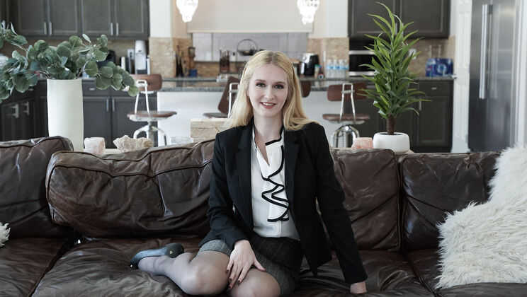 [PervMom] - Oliver's Secret Touch