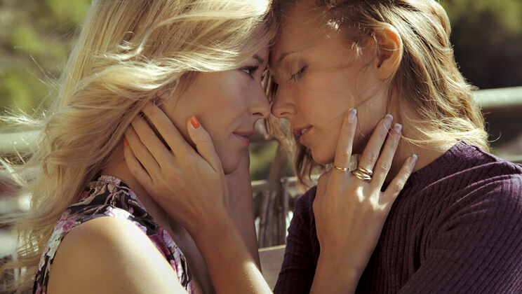 [SexArt] - Close Up of Lola's Romantic Kissing - Lola Reve - Mango A