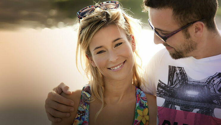 [SexArt] - Nipples and Nuzzling on the Beach - Lola Reve - Franck Franco