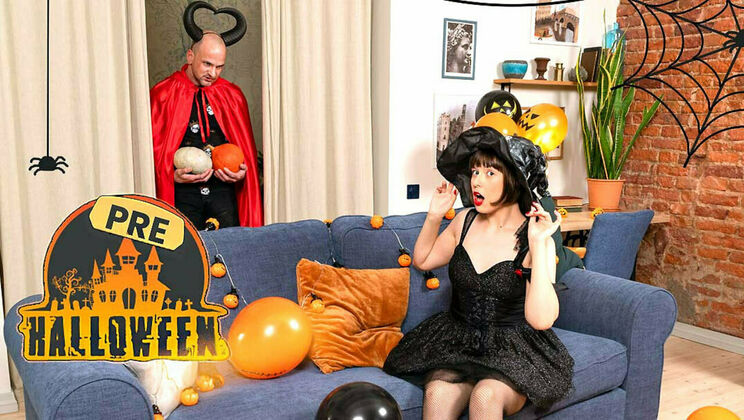 [ClubSweethearts] - Spooky Halloween Blowjob - Andrew Marshall - Sandy Cheeks