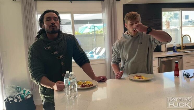 [HotGuysFuck] - Blonde Ambition: Brock Fisher and Leo Woodman Get Down