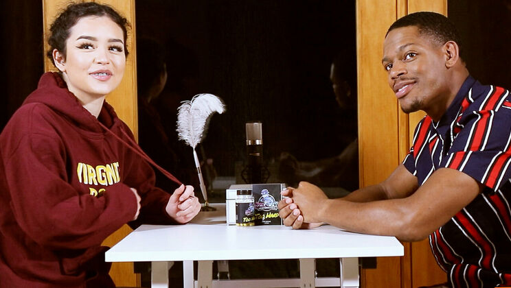 [HotGuysFuck] - Leah Rodriguez and Russel West: A Sizzling Latina Encounter - Part 1 - Leah Rodriguez - Russel West