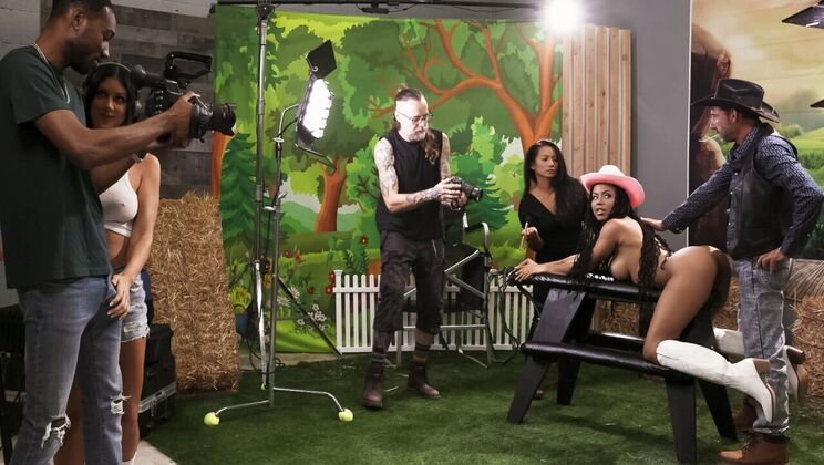 [WorkMeHarder] - Camera Guy's Interracial Adventure - Kira Noir - Queenie Sateen - Hollywood Cash
