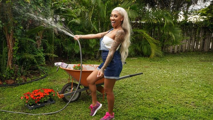 [RKPrime] -  Hardcore Outdoor Sex - Logan Xander - Kona Jade