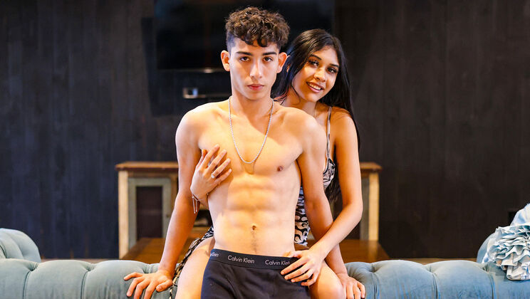 [HotGuysFuck] - Johnny Ortega Hooks Up With Reina Heart At Night - Reina Heart - Johnny Ortega