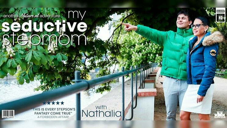 [Mature.nl] - Nathalia's Seductive Ride on the Couch - Nathalia - Bruno Baxter