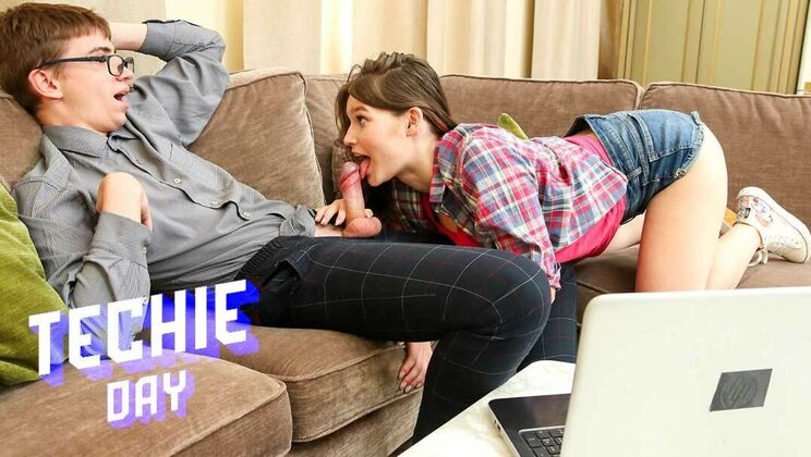 [ClubSweethearts] - Fomgosha Haynes Big Tits Teen Gets Rough Doggystyle and Blowjob - Fomgosha Haynes - Janyk Brones