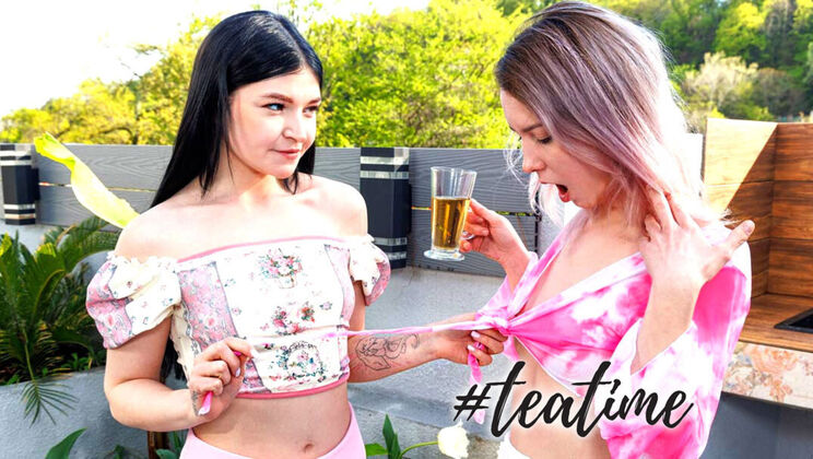 Sweet Skirt-Up Fun – Alice & Virgin’s Fingering Session