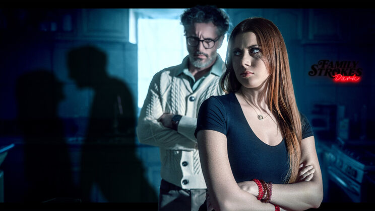 [FamilyStrokes] - Redhead Stella Luxx Gets Pussy Licked & Cummed On By Mike Mancini - Mike Mancini - Stella Luxx