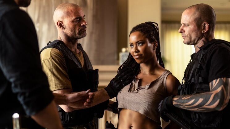 [DigitalPlayground] - Machine Gunner Ep 4: Kira Noir Takes Black Cock - Anal, Deepthroat, Cumshot - Kira Noir - Alex Jones