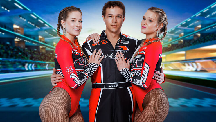 [StepSiblings] - Pantyless Audition: Belly Button Piercings, Rubbing & Female Orgasm - River Lynn - Jayden Marcos - Chloe Rose