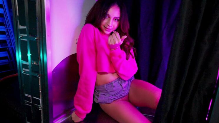 [He'sGotRizz] - Katerina Karson's Facial and Handjob - Lucas Frost - June - Katerina Karson