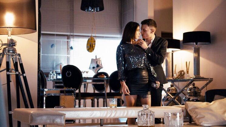 [Brazzers] - Indoors Sex: Spooning and Kissing with Athletic Couple - Charlie Dean - Liya Silver