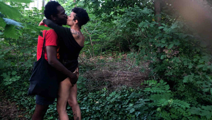 Puck & Gila: hairy body licking and kissing in POV