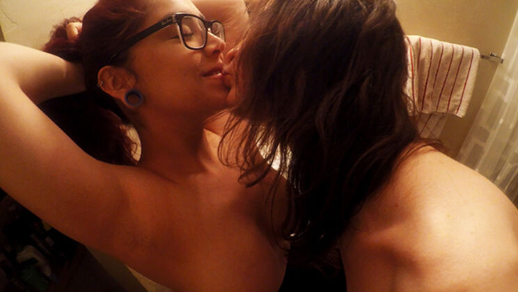 Glasses Girl Daisy Picks Handjob Over Chores