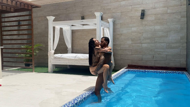 Pool Fuck for Two: Carel & Ria