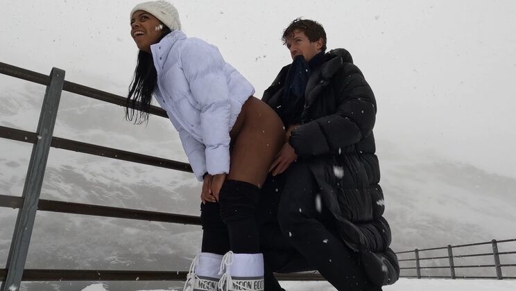 Essel & Sofi Play in the Snow – Then Fuck Hard